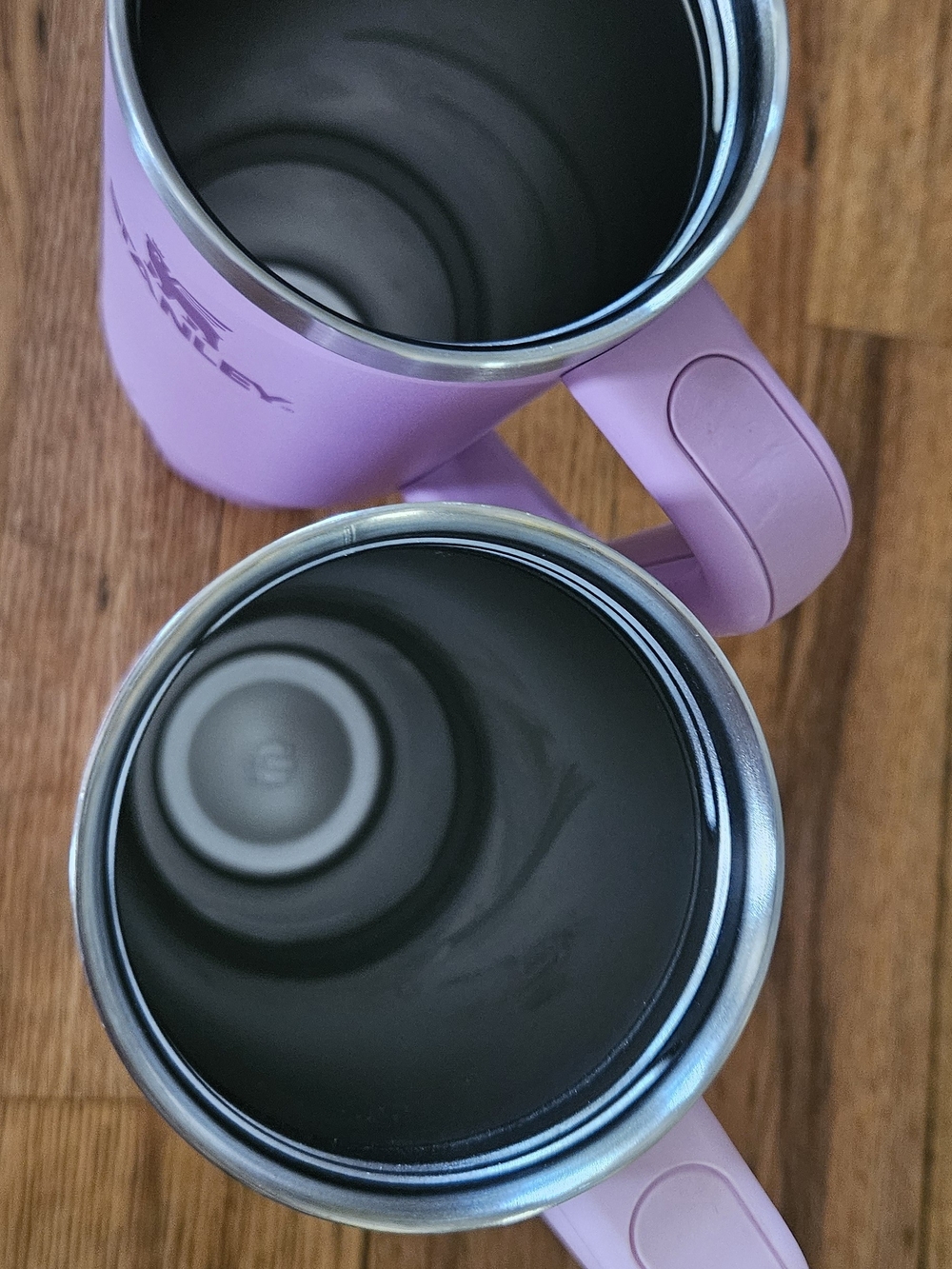 2, 30 Oz Stanleys - Picture 5 of 6
